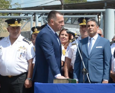 Lee más sobre el artículo El Ministro de Seguridad aceptó la renuncia del jefe de Policía, Darío Neira